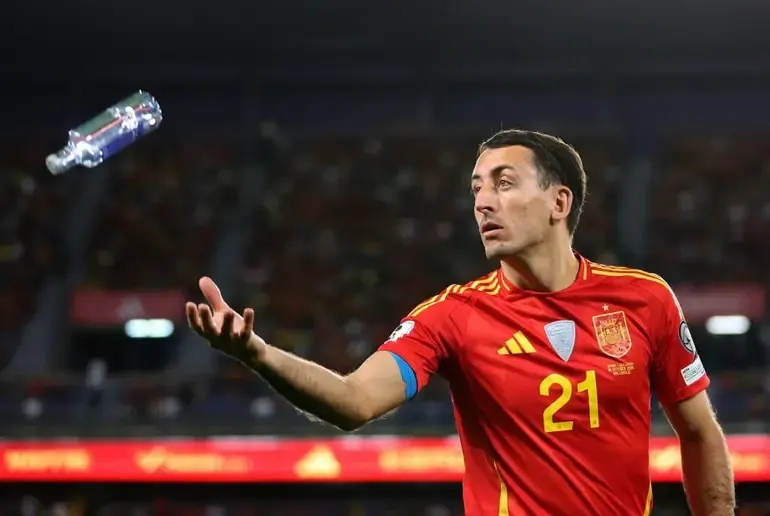 九游游戏平台-TA独家：FIFA世界杯期间不许球迷带水瓶进场，引发巨大争议